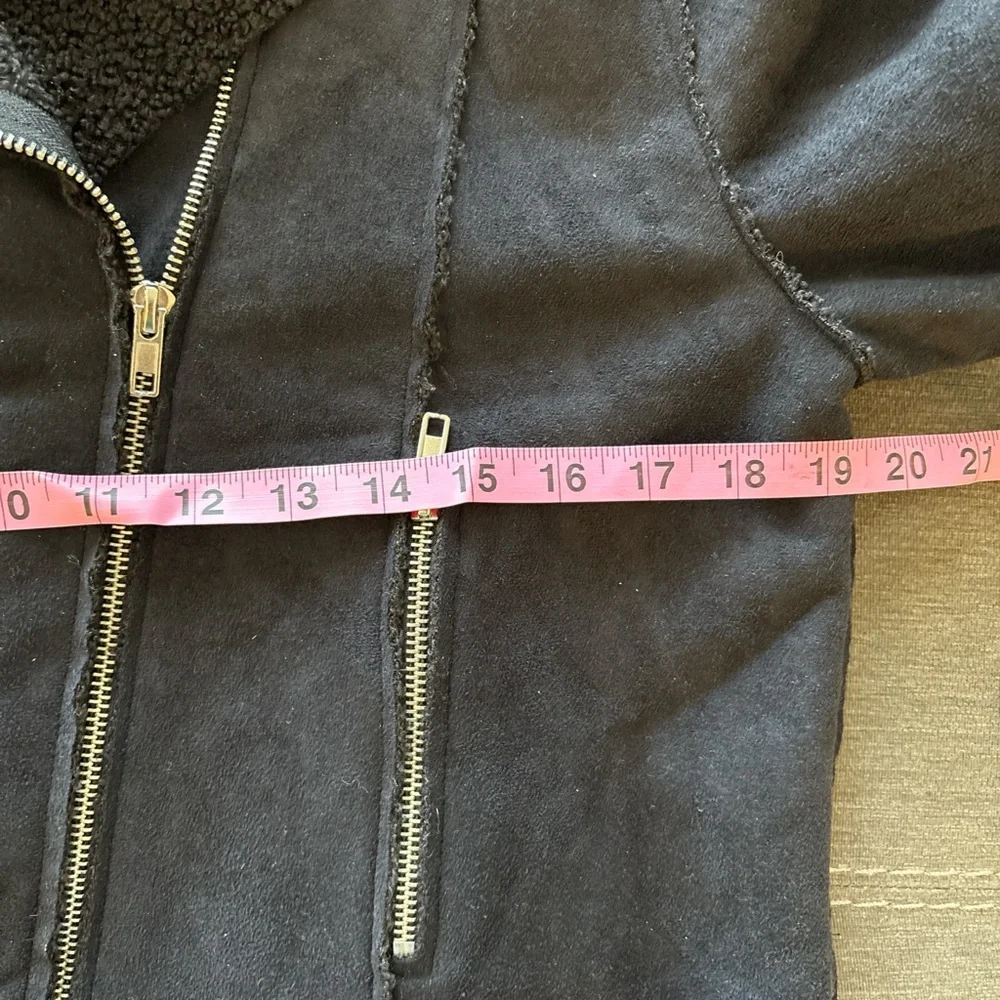 New Miss Love women’s Black Jacket with zipper and pockets. L
